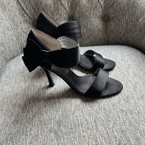 NINA NEW YORK black satin/ leather heels . Size 8.5